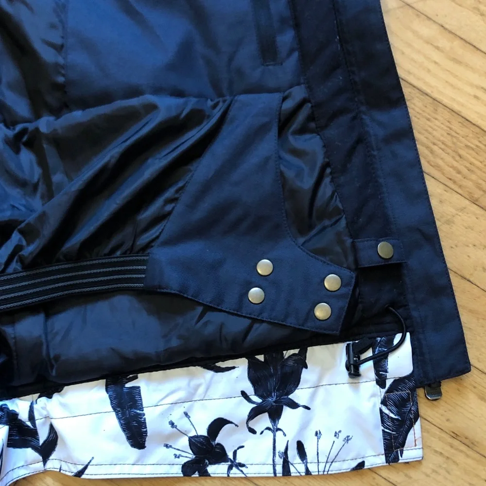Roxy Snow Board/Ski Jacket - Picture 7 of 12